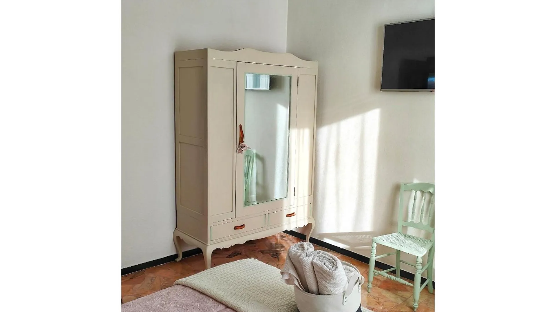 B&B Petit Dejeuner Chiavari Bed & Breakfast