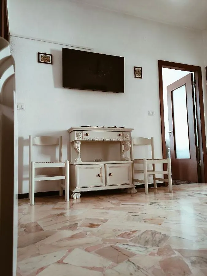B&B Petit Dejeuner Chiavari Bed & Breakfast